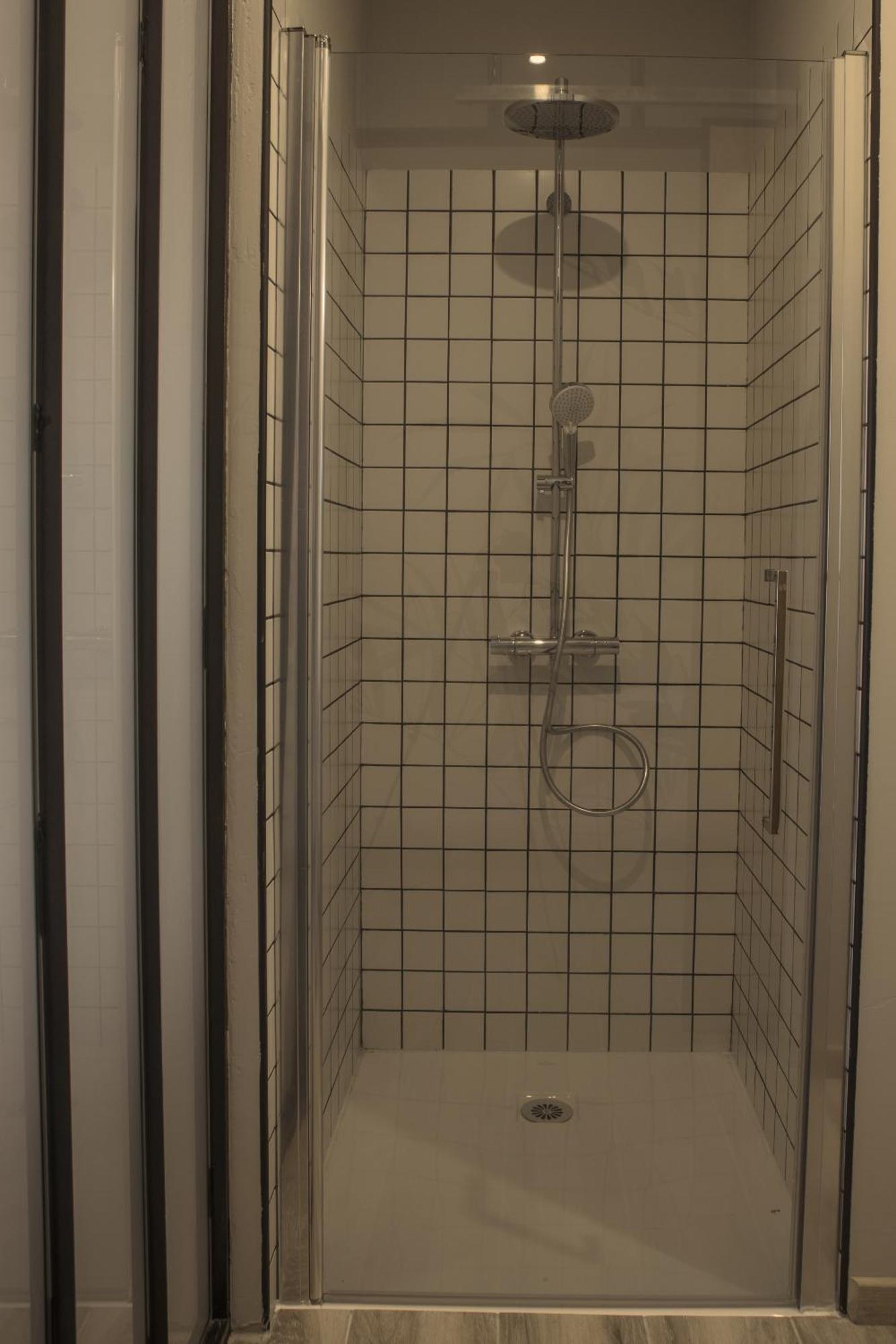 אנדוזה L'Hotel Du Garage Des Cevennes חדר תמונה